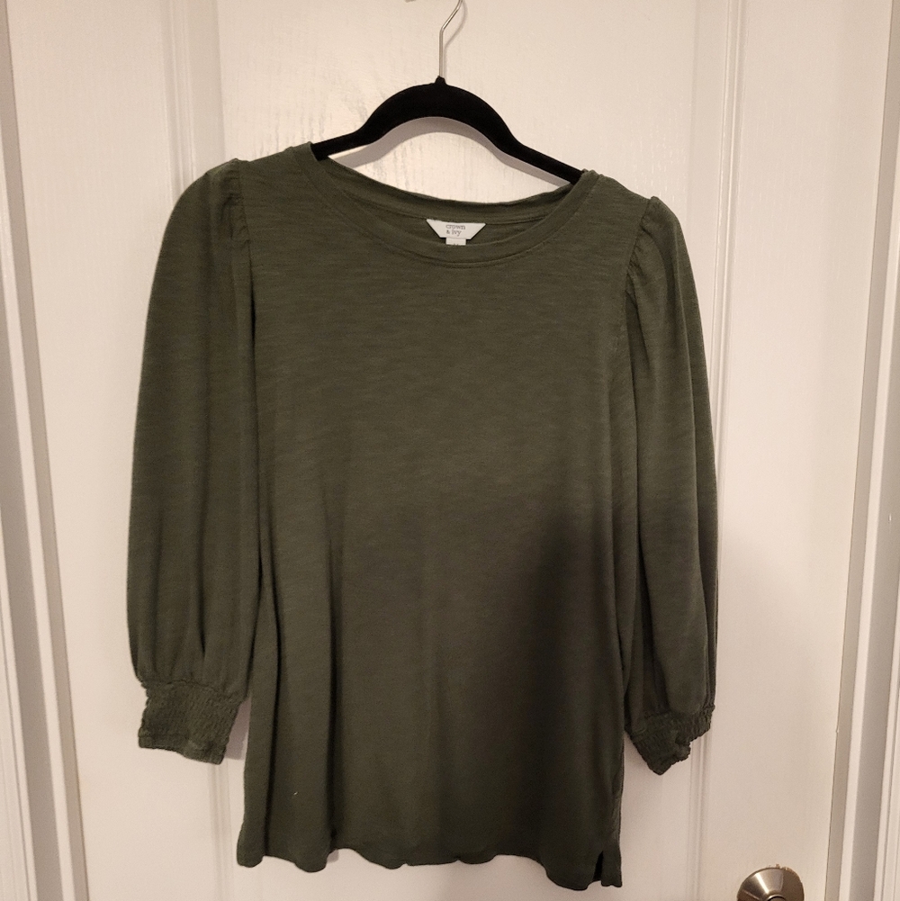 Crown & Ivy Top